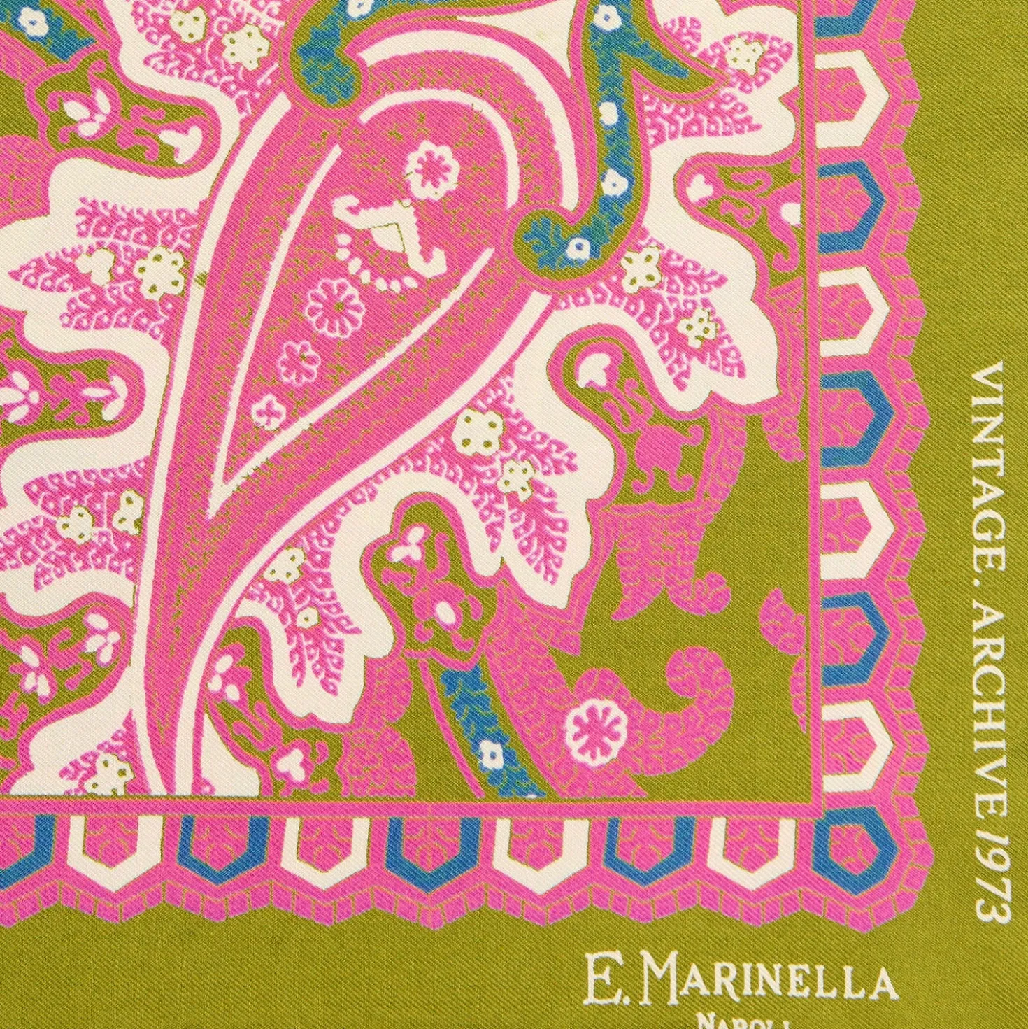 POCHETTE DA TASCHINO IN SETA STAMPATA A MANO VERDE OLIVA Fantasia archivio 1973