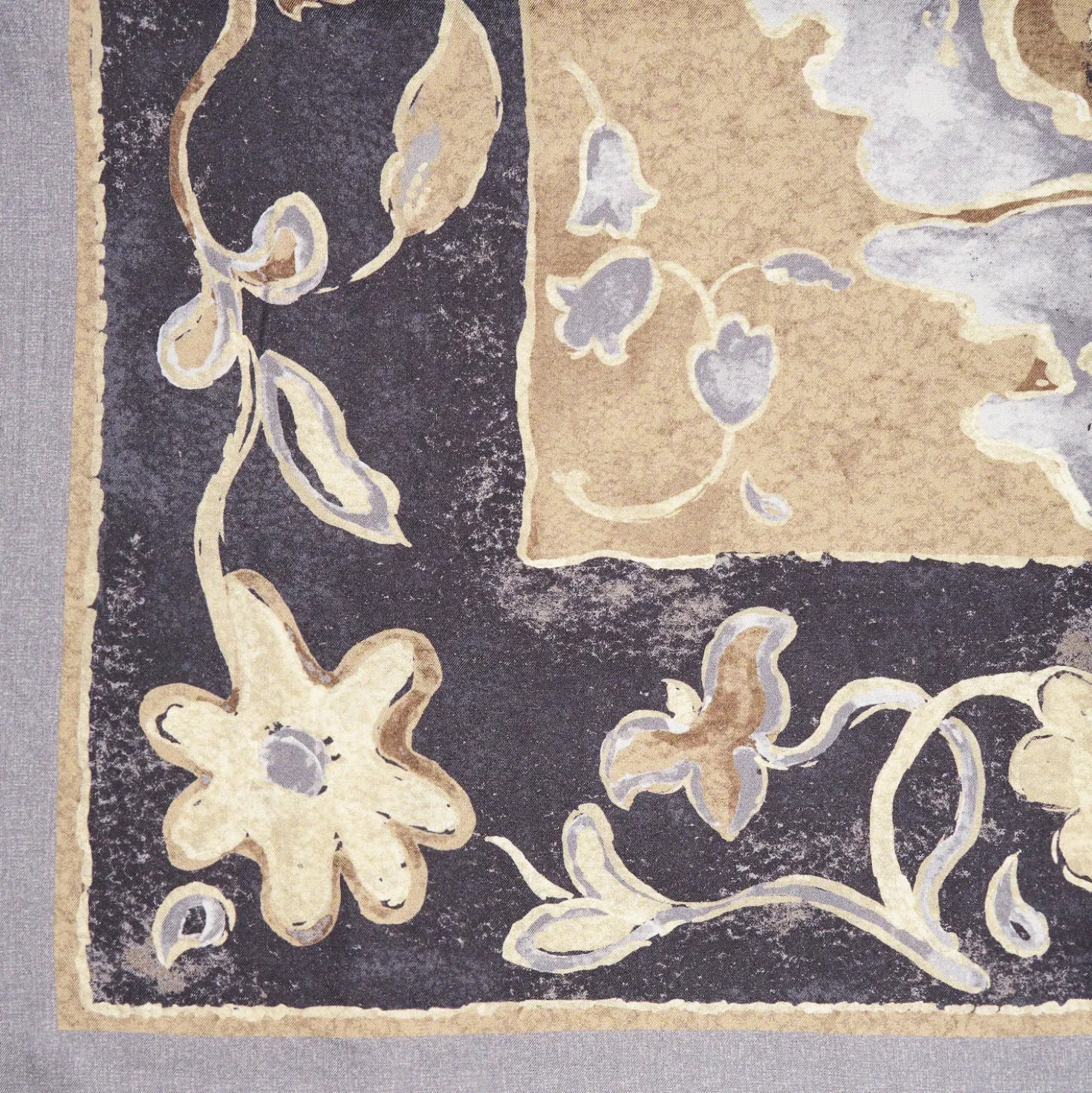 SCIALLE 135 GRIGIO IN LANA E SETA Con disegno di fiori a pastello