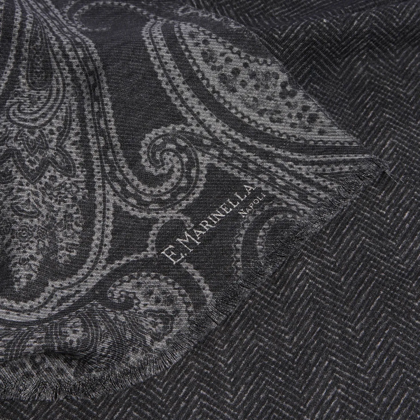 STOLA GRIGIA IN LANA Fantasia paisley