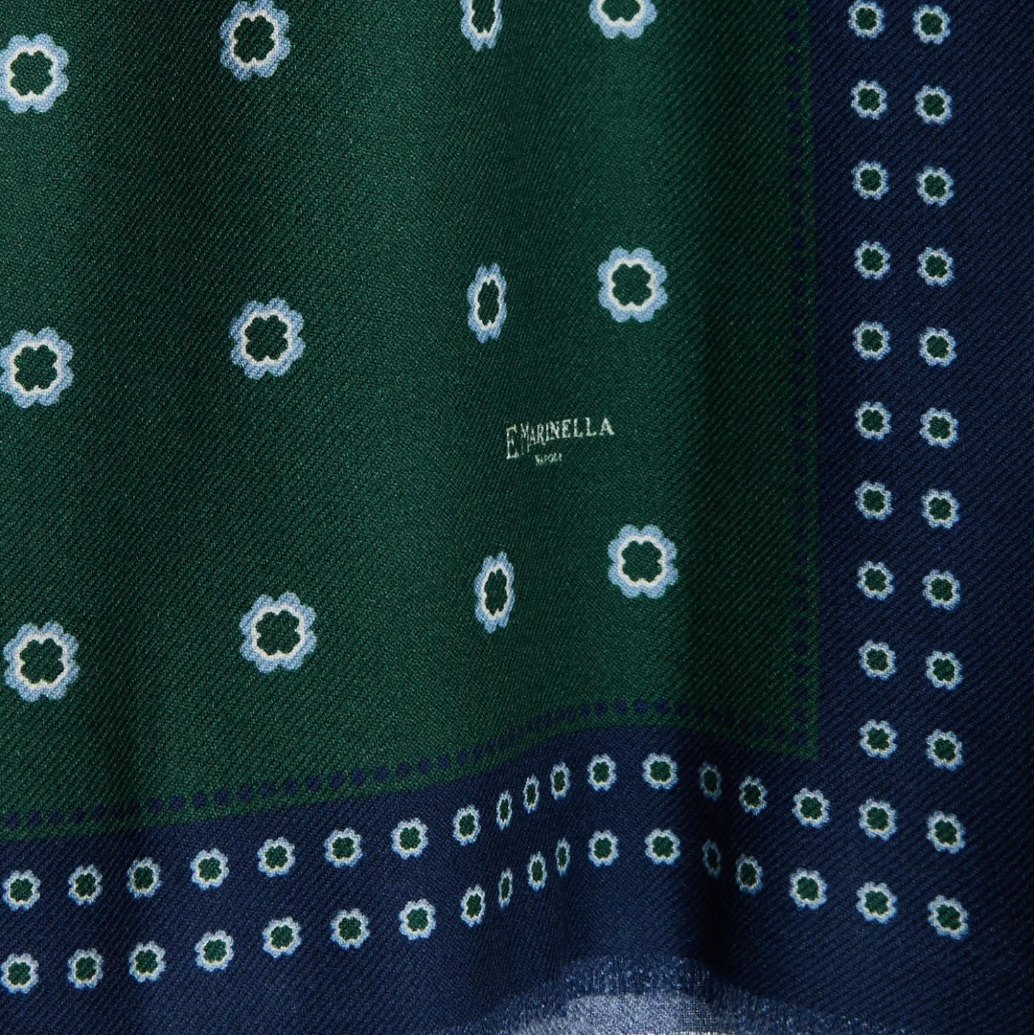 STOLA VERDE SCURO IN LANA Decorazioni floreali